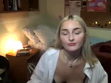 Nude cam girl emishearts image #2732144