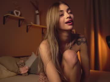 Nude cam girl cuteelsa_ image #5750381