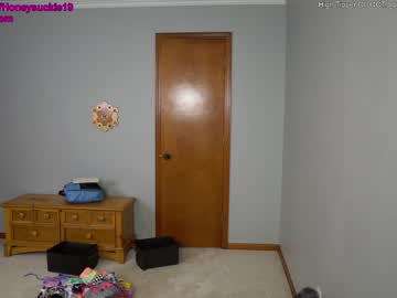 Nude cam girl 19honeysuckle image #2938554