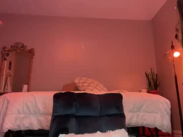 Nude cam girl bumble_bees45 image #4971375