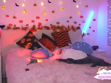 Nude cam girl holliwould_ image #2901446