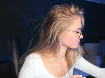 Nude cam girl linellali image #2850864