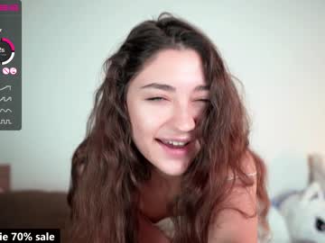 Nude cam girl mia_elfie image #3112526