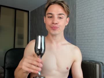 Nude cam man droll_guy image #2382386