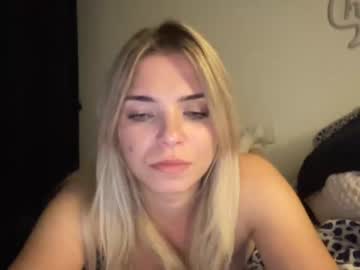 Nude cam girl lillymoon18 image #2937922