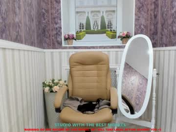 Nude cam girl kira_coy_ image #1893662