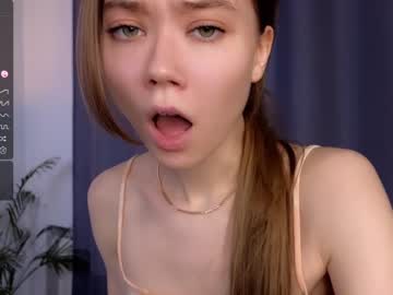 Nude cam girl lil_babe_ image #5507160