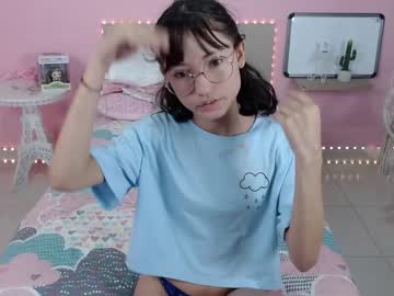 Nude cam girl little_effy18 image #1790451