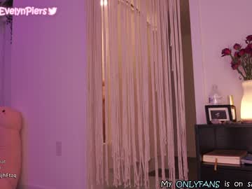 Nude cam girl evelynpiers image #2660984