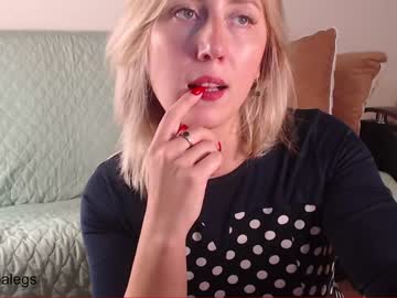 Nude cam girl foxydiamond2020 image #2725787