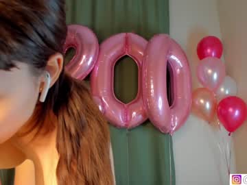 Nude cam girl bzzzme image #6299042