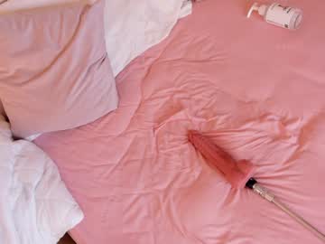 Nude cam girl lil_angell_ image #2213977