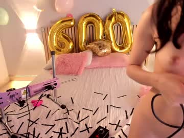 Nude cam girl little_effy18 image #4600678