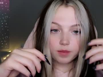 Nude cam girl small_blondee image #5580406