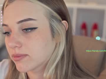 Nude cam girl mia_milagros image #2071415