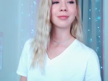 Nude cam girl emmi_rosee image #1048458