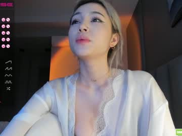 Nude cam girl hee_jin image #2835582