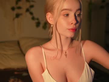 Nude cam girl mother__of__dragons image #5638637