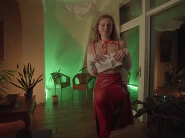 Nude cam girl chillwithkira image #770111