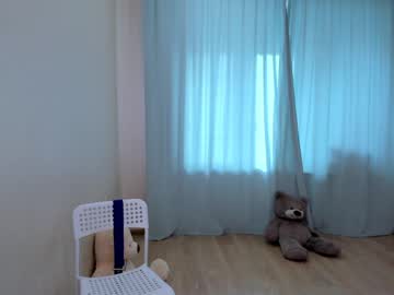 Nude cam girl yana_squrel_22 image #1916192