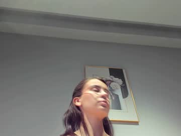 Nude cam girl aria_diaz image #4818459