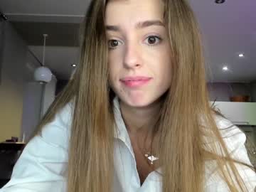 Nude cam girl coy_amina_ image #2886731