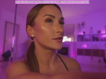 Nude cam girl hannahjames710 image #5740095