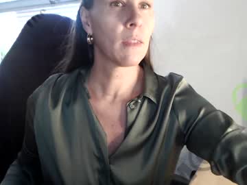 Nude cam girl the_milf_steff image #2690531