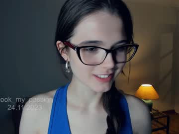 Nude cam girl look_my_passion image #5748380
