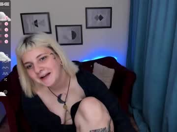 Nude cam girl yolandi_toit image #2278025