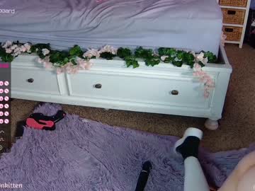 Nude cam girl crimsonkitten image #4358096