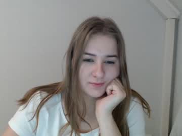 Nude cam girl ripe_cherry69 image #3403912