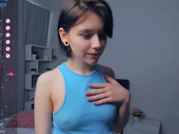 Nude cam girl darellebodge image #6245191
