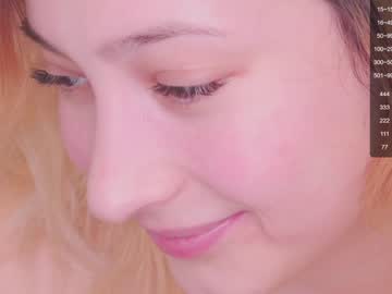 Nude cam girl aveksmr image #1402675