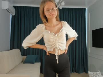 Nude cam girl wikitikki image #4746683