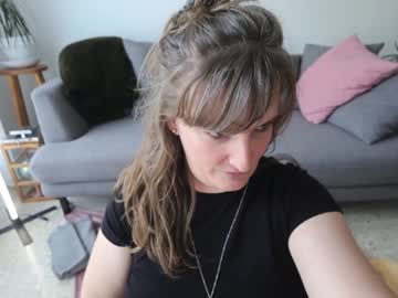 Nude cam girl boobsgwendy image #5665312