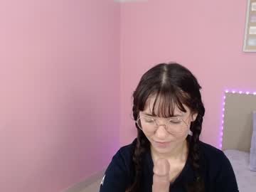 Nude cam girl little_effy18 image #1401499