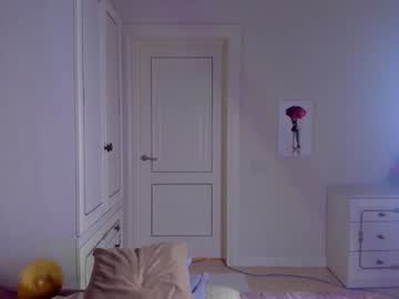 Nude cam girl lean_lie image #3645709