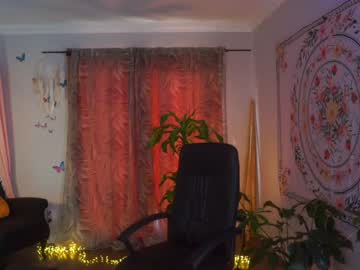 Nude cam girl juicyandthepussyblvd image #3041703