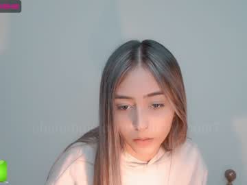 Nude cam girl gummy_bear7 image #786196