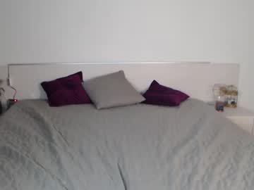Nude cam girl bella_snake image #2141230