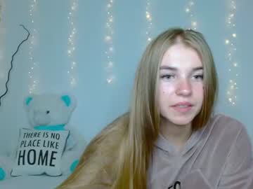 Nude cam girl little__cherrry image #2458945