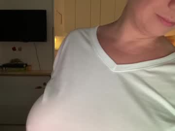 Nude cam girl kiradivine image #4326430