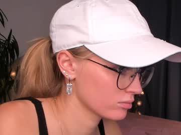 Nude cam girl linellali image #2721827