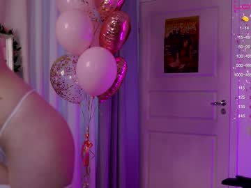 Nude cam girl holliwould_ image #4182336