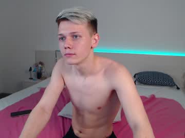 Nude cam man oliver_peace image #1581325
