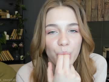 Nude cam girl thomashelena image #1233008