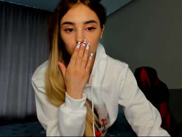 Nude cam girl angella_kleee image #1886606