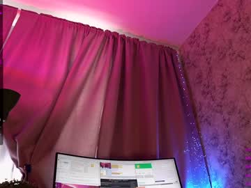 Nude cam girl kronniekray image #2159282