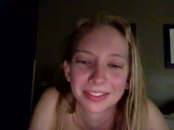 Nude cam girl snowbunny1019 image #3350583